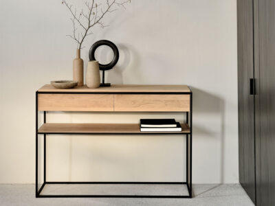 Consola Monolit de Ethnicraft en Burana