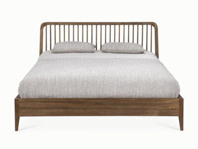 Cama Spindle de Ethnicraft en Burana