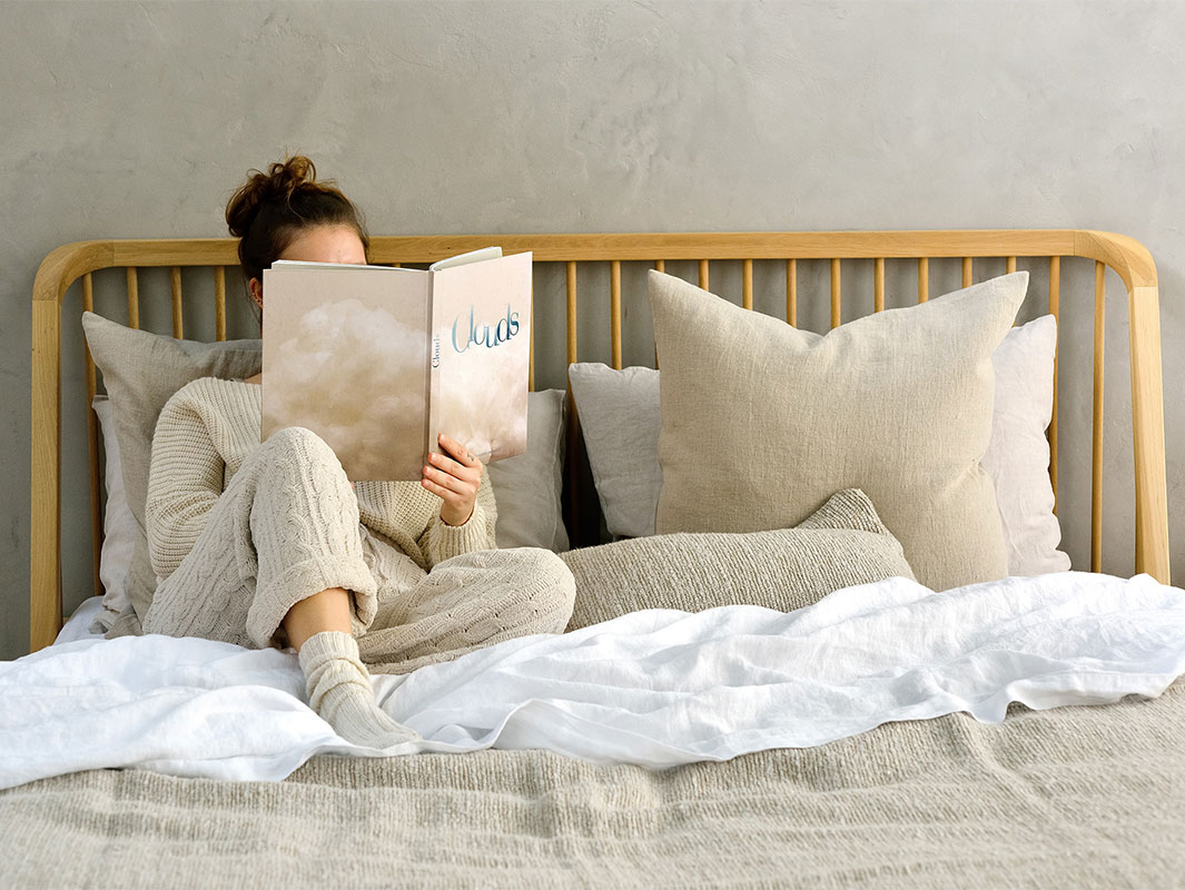 Cama-Spindle-Ethnicraft-g Cama Spindle de Ethnicraft en Burana